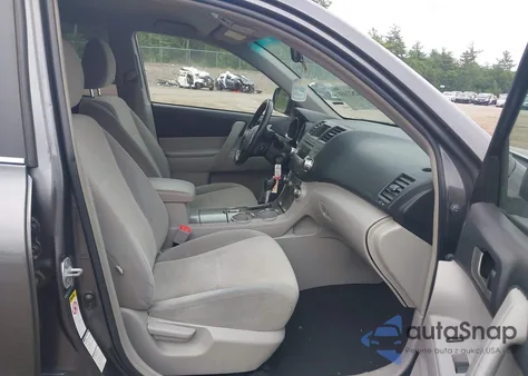 2012 Toyota Highlander Base V6 z USA, uszkodzony, nr VIN 5TDBK3EH1CS129367